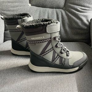 VGUC Merrell Boys Snow boot